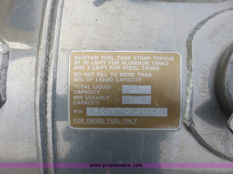 image for item K7095 2000 Peterbilt 379 semi truck