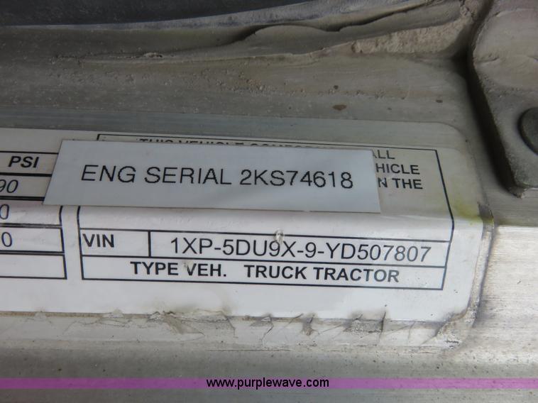 image for item K7095 2000 Peterbilt 379 semi truck