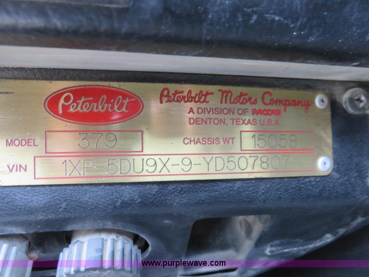 image for item K7095 2000 Peterbilt 379 semi truck