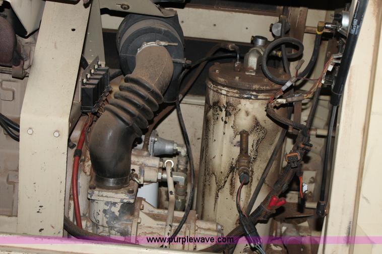 image for item AW9432 2004 Ingersoll Rand 185 compressor