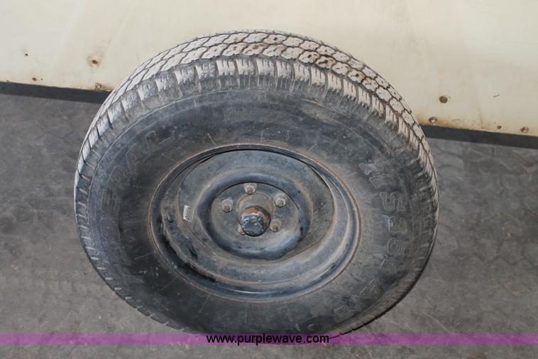 image for item AW9432 2004 Ingersoll Rand 185 compressor