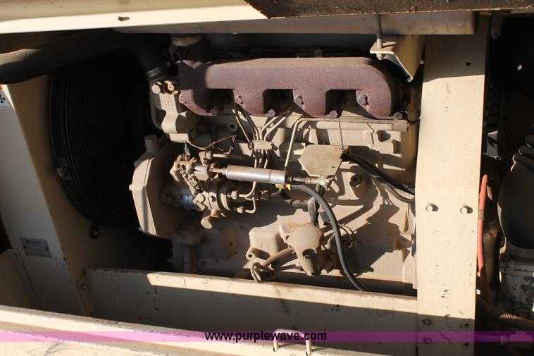 image for item AW9432 2004 Ingersoll Rand 185 compressor