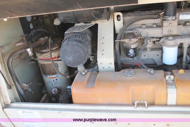 image for item AW9432 2004 Ingersoll Rand 185 compressor