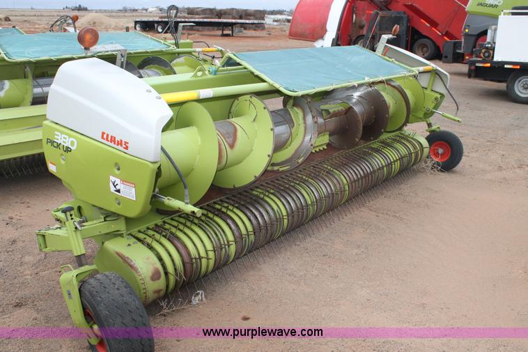 image for item AW9475 2011 Claas PU380 pickup head