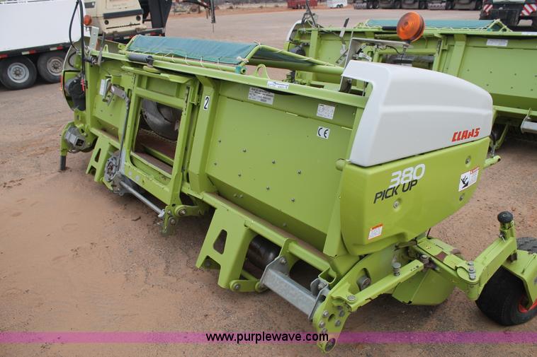 image for item AW9475 2011 Claas PU380 pickup head