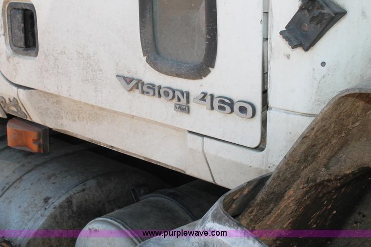 image for item H1587 2000 Mack CX613 semi truck