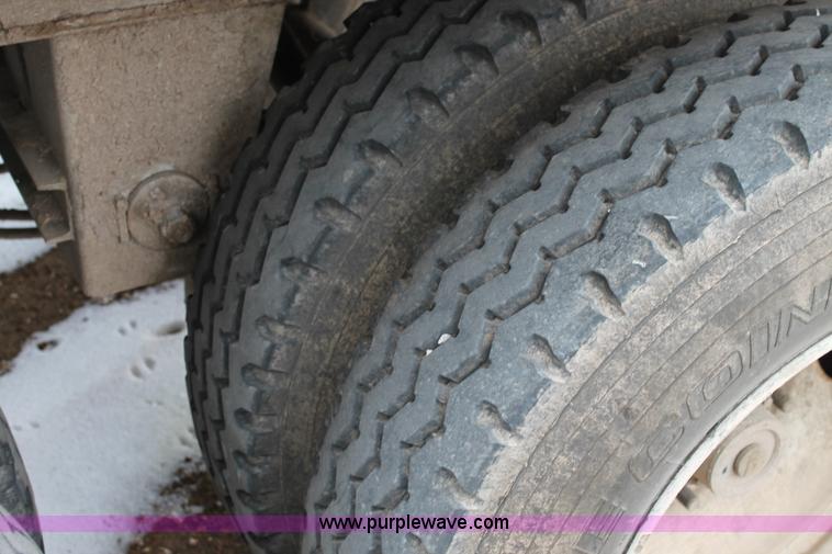 image for item H1588 2006 Aulick 6-704 belted bottom trailer