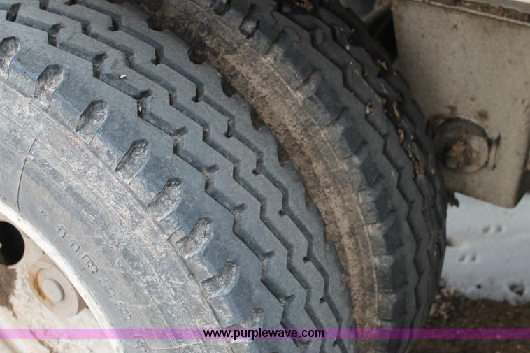 image for item H1588 2006 Aulick 6-704 belted bottom trailer