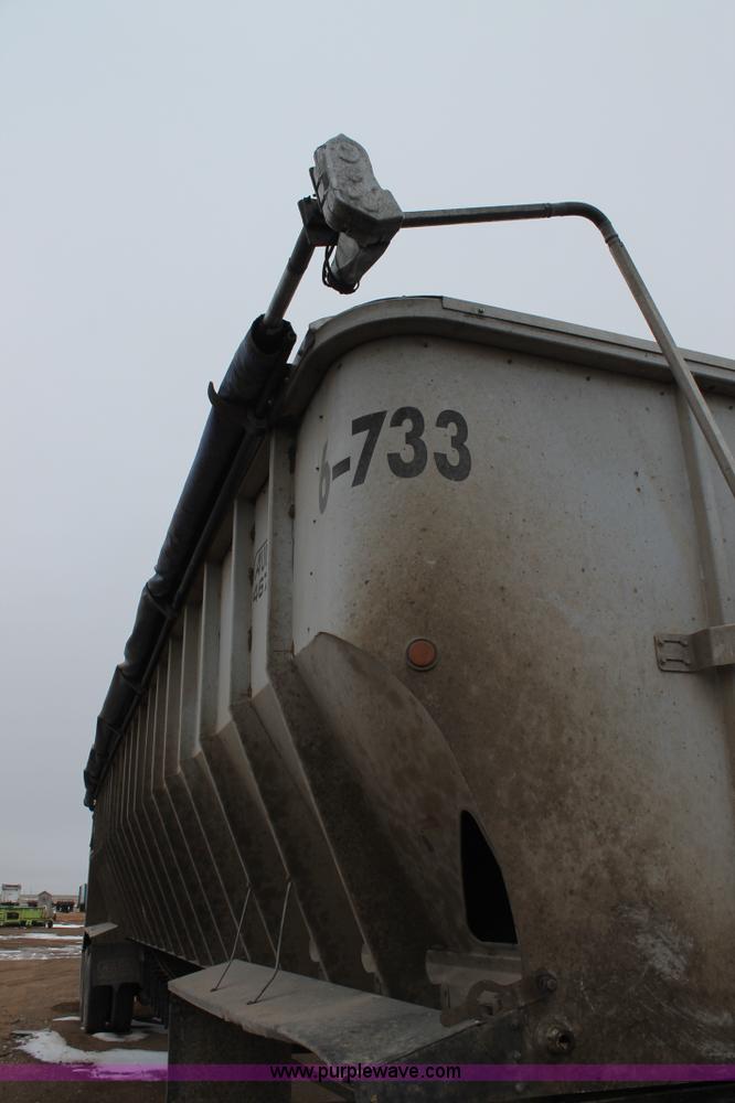 image for item H1588 2006 Aulick 6-704 belted bottom trailer