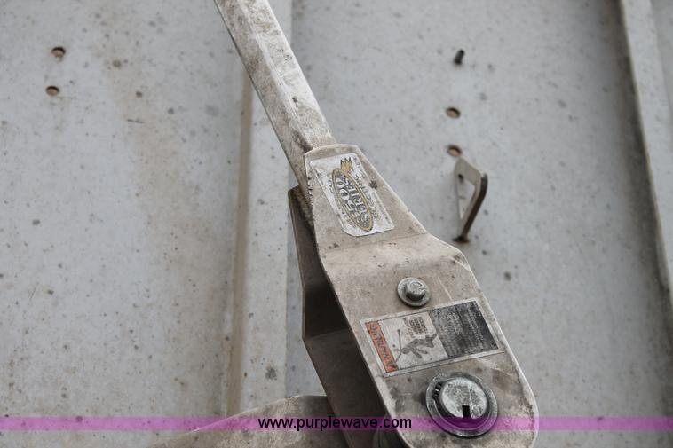 image for item H1588 2006 Aulick 6-704 belted bottom trailer