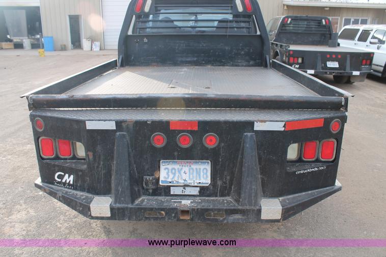 image for item H1595 2001 Ford F350 Super Duty Crew Cab flatbed truck