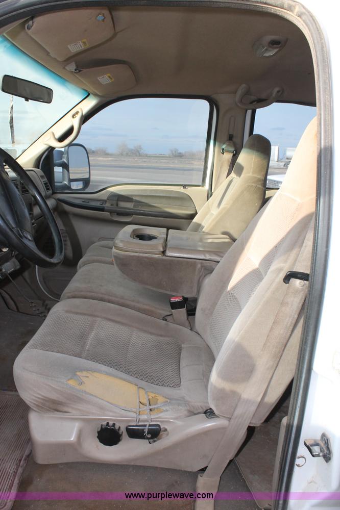 image for item H1595 2001 Ford F350 Super Duty Crew Cab flatbed truck