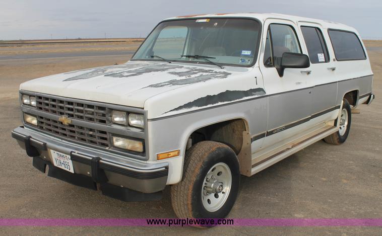 image for item H1596 1991 Chevrolet Suburban V1500 SUV