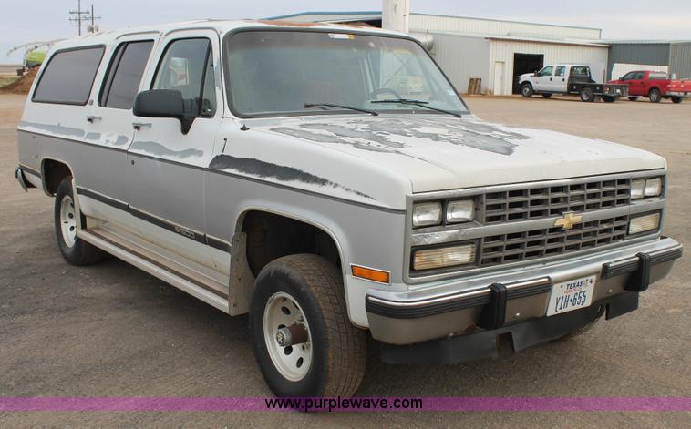 image for item H1596 1991 Chevrolet Suburban V1500 SUV