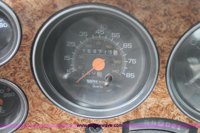 image for item H1596 1991 Chevrolet Suburban V1500 SUV