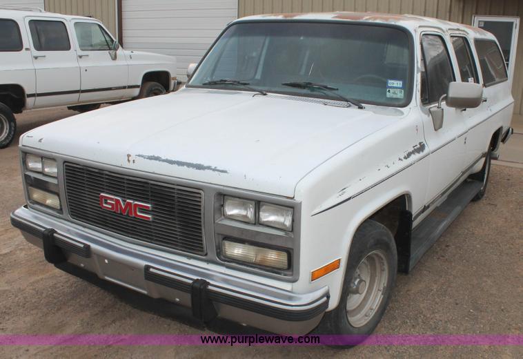 image for item H1597 1991 GMC Suburban 1500 SUV