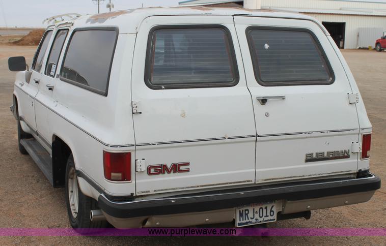 image for item H1597 1991 GMC Suburban 1500 SUV