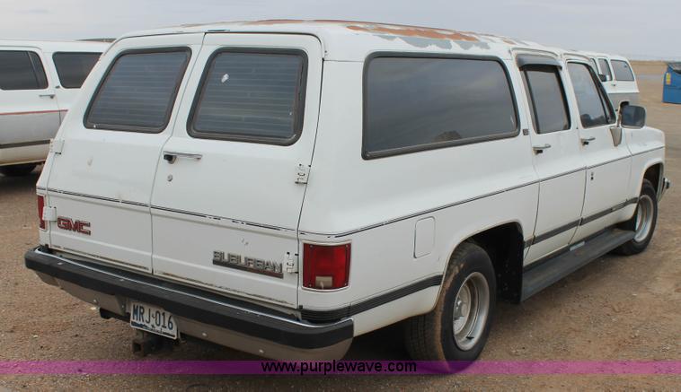 image for item H1597 1991 GMC Suburban 1500 SUV