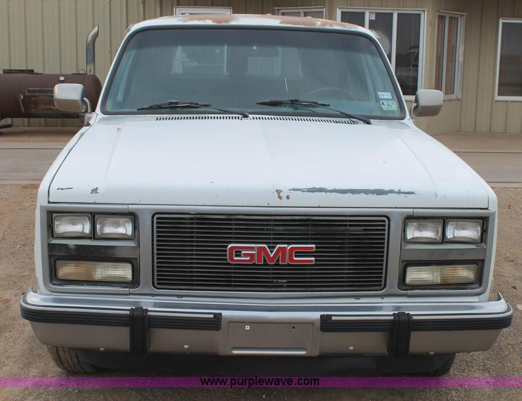 image for item H1597 1991 GMC Suburban 1500 SUV