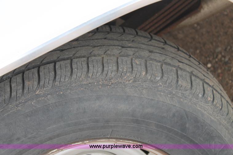 image for item H1597 1991 GMC Suburban 1500 SUV