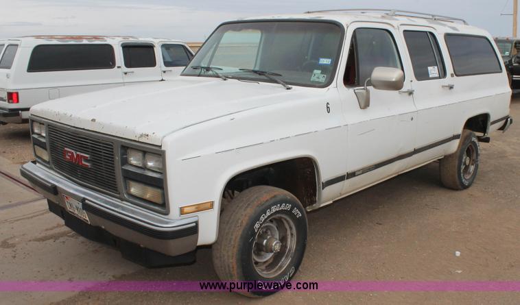 image for item H1598 1990 GMC Suburban 1500 SUV