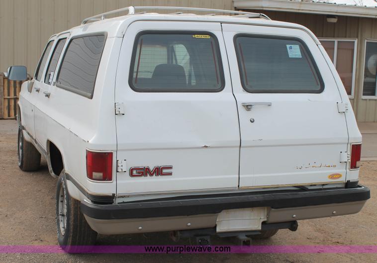 image for item H1598 1990 GMC Suburban 1500 SUV