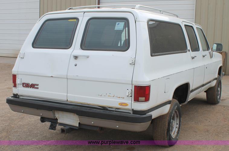 image for item H1598 1990 GMC Suburban 1500 SUV