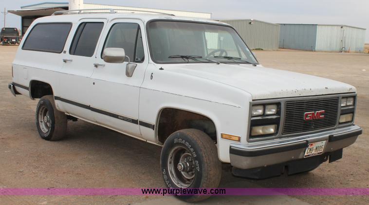 image for item H1598 1990 GMC Suburban 1500 SUV