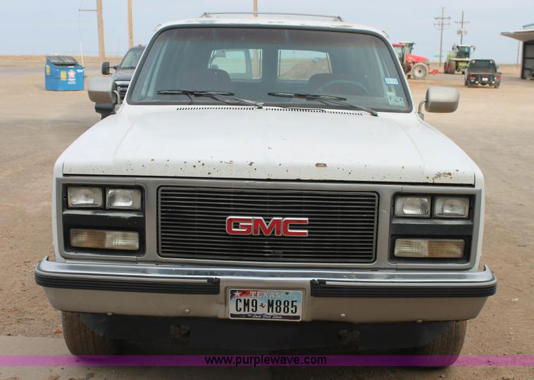 image for item H1598 1990 GMC Suburban 1500 SUV