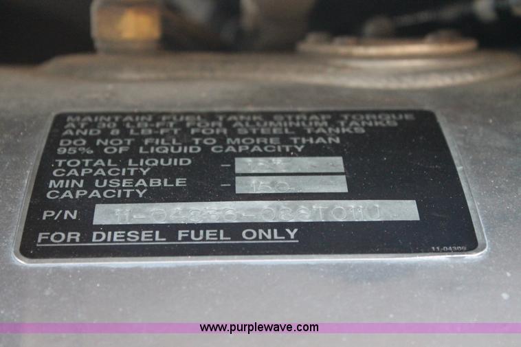 image for item H1599 2010 Peterbilt 389 semi truck