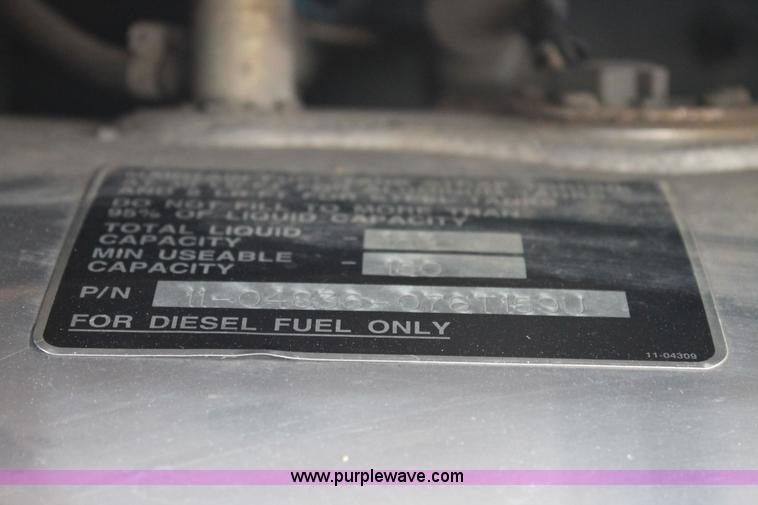 image for item H1599 2010 Peterbilt 389 semi truck