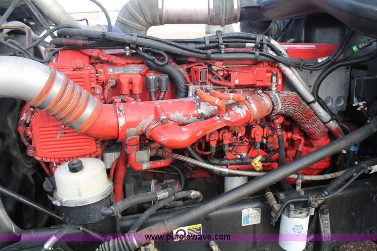 image for item H1599 2010 Peterbilt 389 semi truck