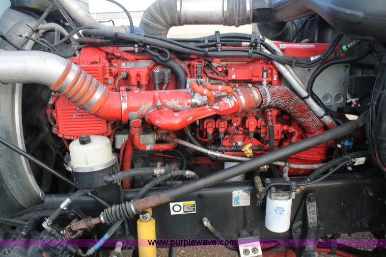 image for item H1599 2010 Peterbilt 389 semi truck