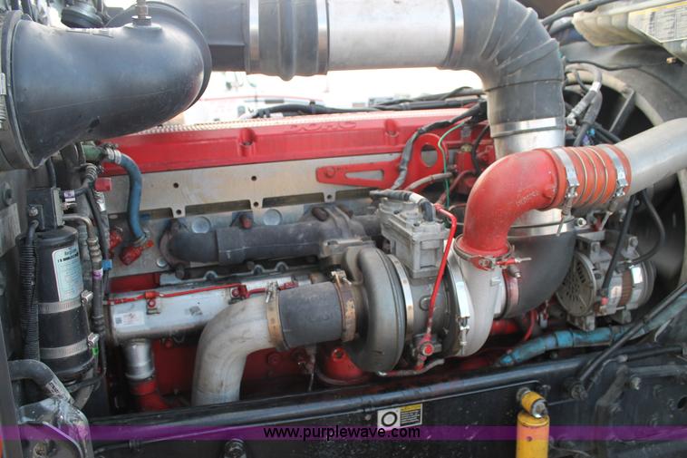 image for item H1599 2010 Peterbilt 389 semi truck