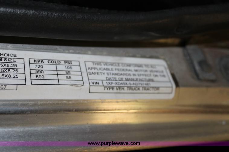 image for item H1599 2010 Peterbilt 389 semi truck