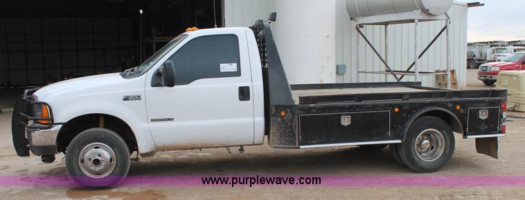 image for item H1601 2001 Ford F350 Super Duty flatbed truck