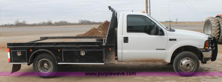 image for item H1601 2001 Ford F350 Super Duty flatbed truck