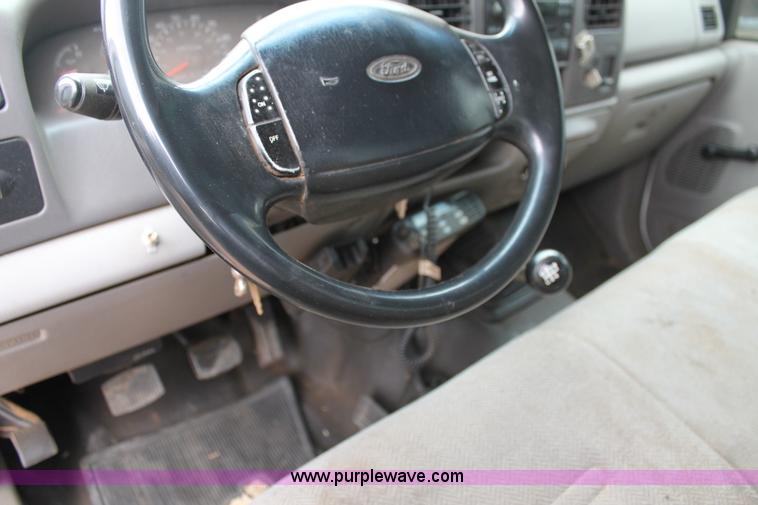 image for item H1601 2001 Ford F350 Super Duty flatbed truck