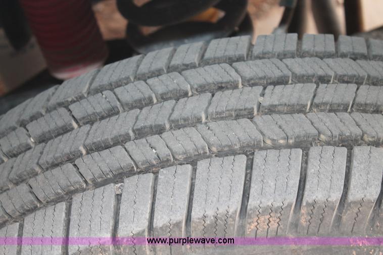 image for item H1602 2014 Ford F350 Super Duty Crew Cab flatbed truck