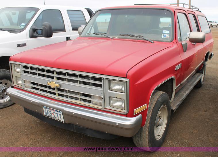 image for item H1603 1991 GMC Suburban 1500 SUV