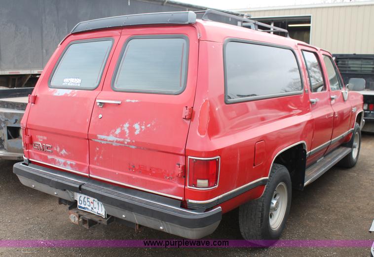 image for item H1603 1991 GMC Suburban 1500 SUV
