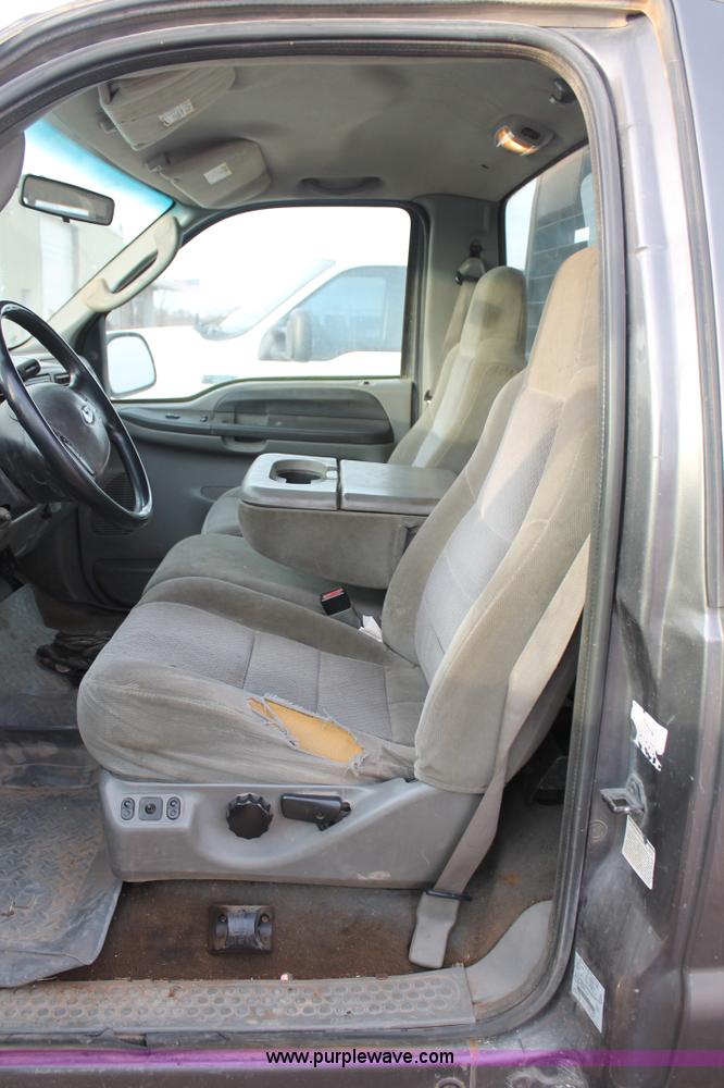 image for item H1604 2004 Ford F350 Super Duty flatbed truck