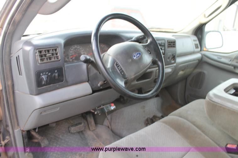 image for item H1604 2004 Ford F350 Super Duty flatbed truck