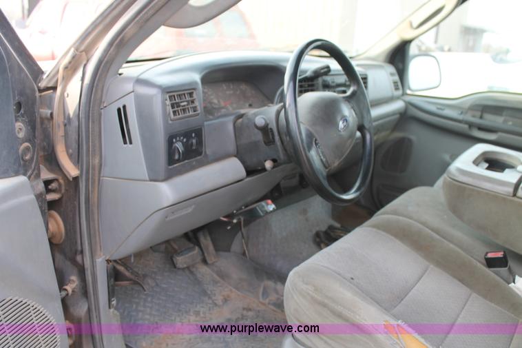 image for item H1604 2004 Ford F350 Super Duty flatbed truck