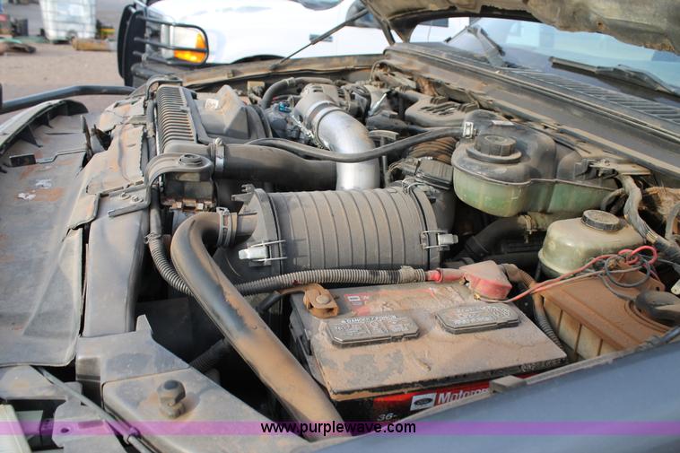 image for item H1604 2004 Ford F350 Super Duty flatbed truck