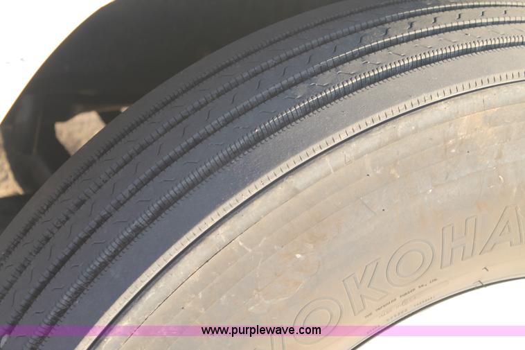 image for item H1605 1997 Mack CH613 semi truck