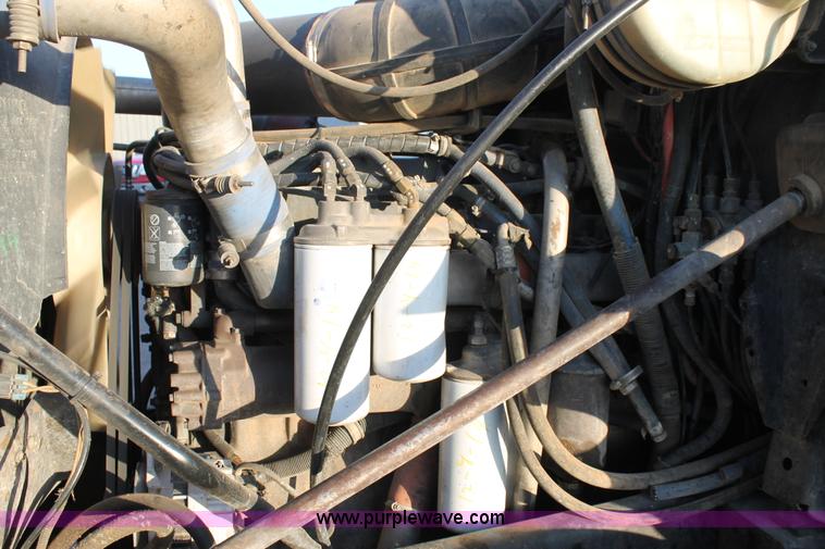 image for item H1605 1997 Mack CH613 semi truck