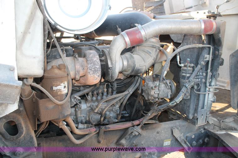 image for item H1605 1997 Mack CH613 semi truck