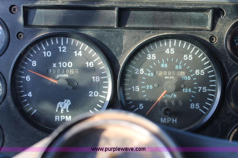 image for item H1605 1997 Mack CH613 semi truck