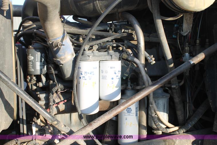 image for item H1606 1996 Mack CH613 semi truck